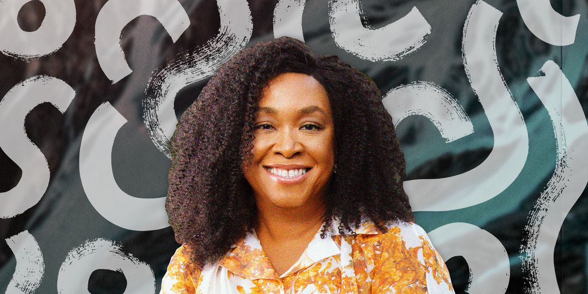 shonda rhimes in front of abstract background